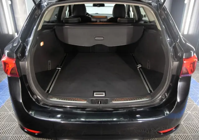 TOYOTA Avensis 2.0 D-4D Premium