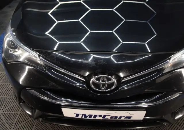 TOYOTA Avensis 2.0 D-4D Premium