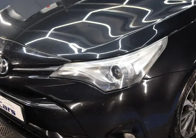 TOYOTA Avensis 2.0 D-4D Premium