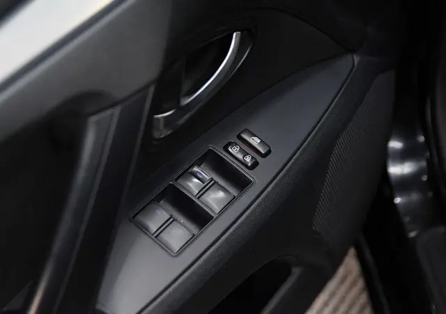 TOYOTA Avensis 2.0 D-4D Premium