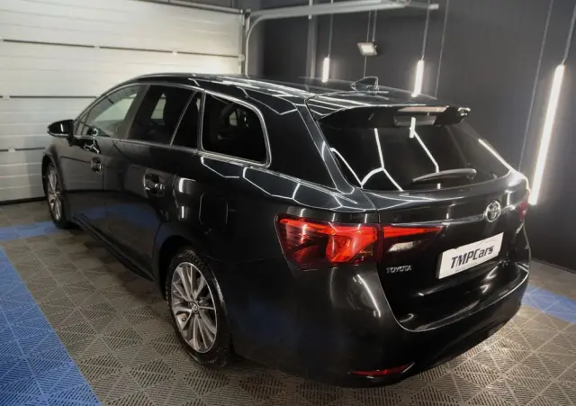 TOYOTA Avensis 2.0 D-4D Premium