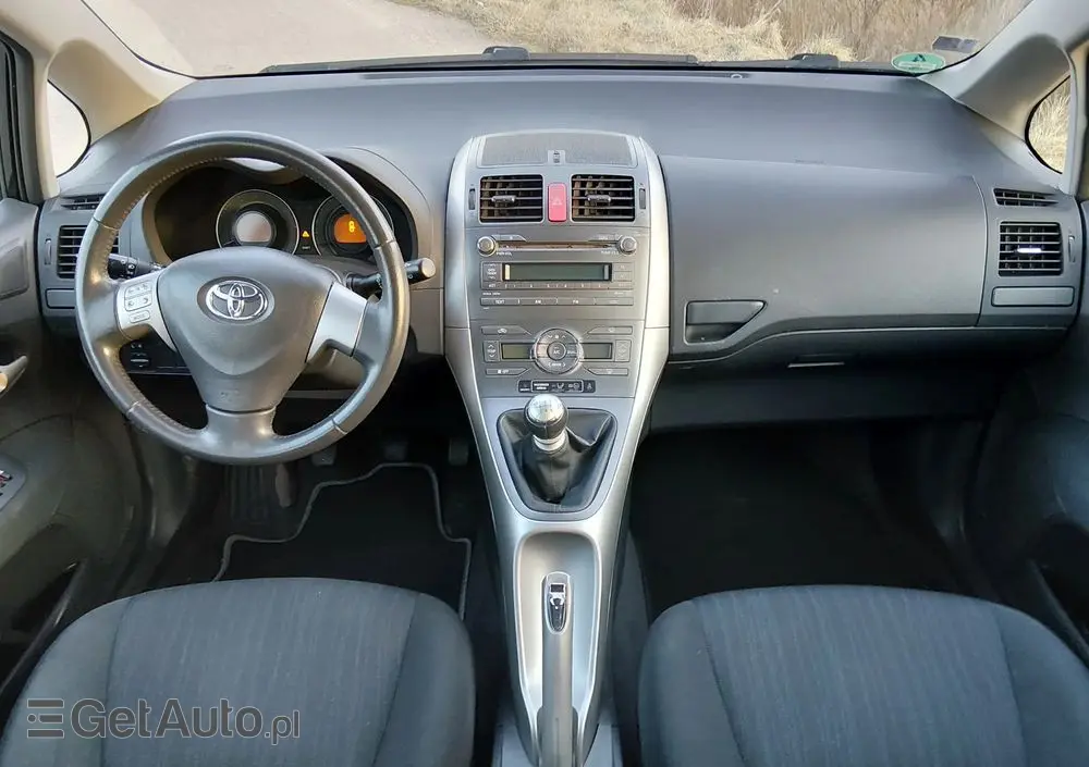 TOYOTA Auris 1.33 VVT-i