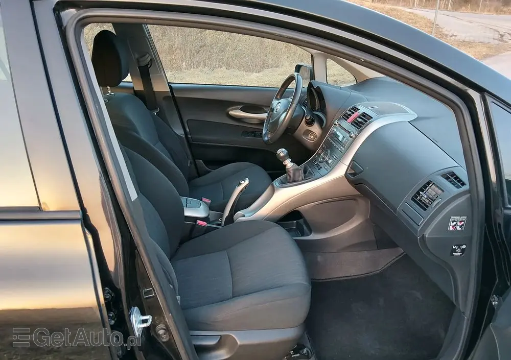 TOYOTA Auris 1.33 VVT-i