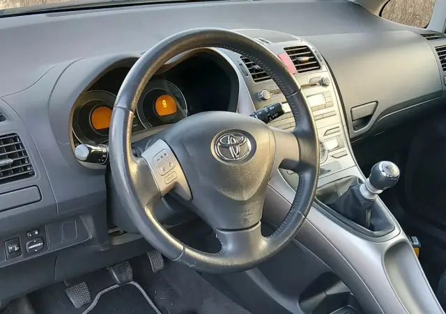 TOYOTA Auris 1.33 VVT-i