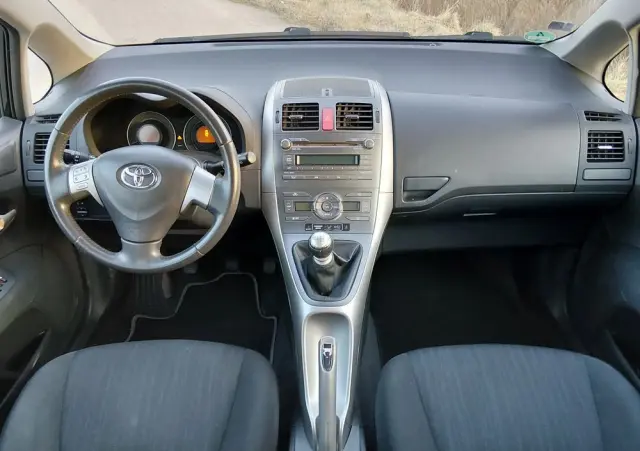 TOYOTA Auris 1.33 VVT-i