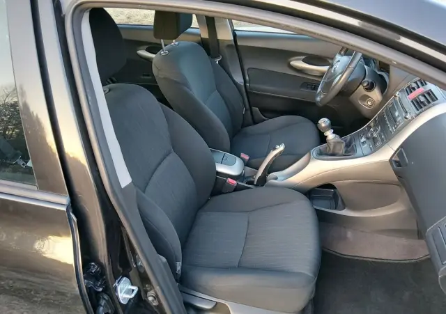 TOYOTA Auris 1.33 VVT-i