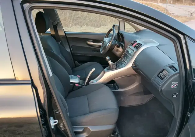 TOYOTA Auris 1.33 VVT-i