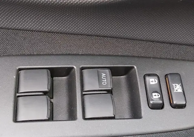 TOYOTA Auris 1.33 VVT-i