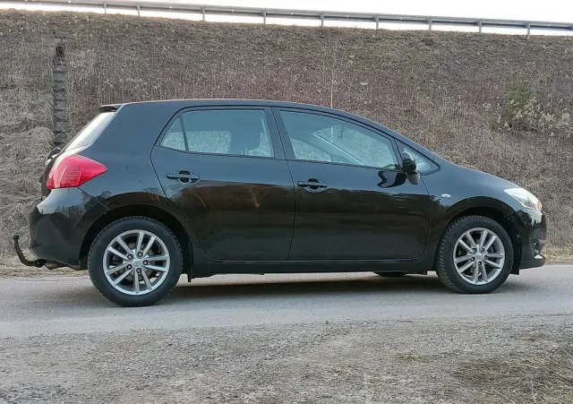 TOYOTA Auris 1.33 VVT-i