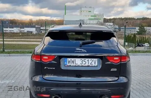 JAGUAR F-Pace 