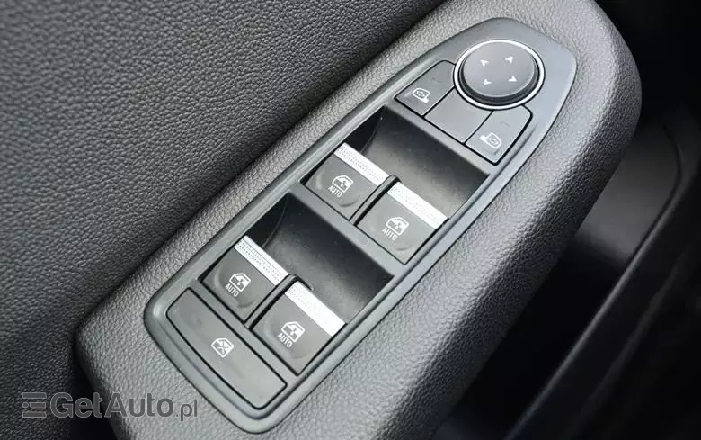 RENAULT Clio 1.0 TCe Zen