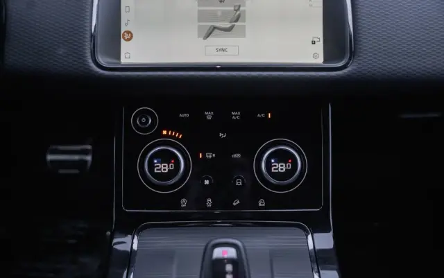 LAND ROVER Range Rover Evoque D165 HSE