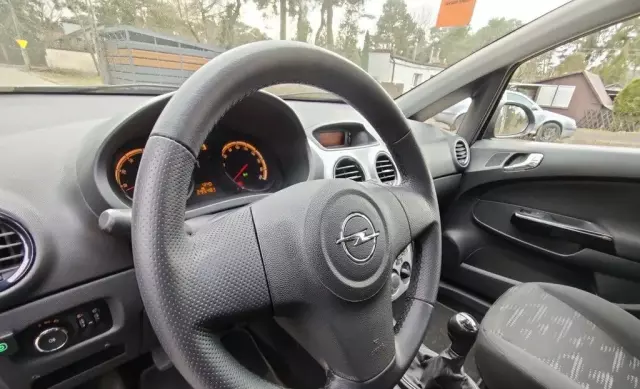 OPEL Corsa 