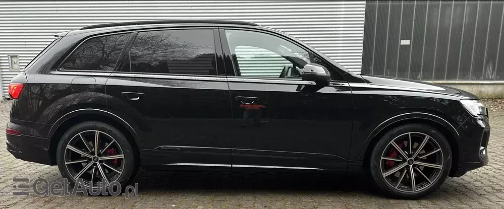 AUDI Q7 S line