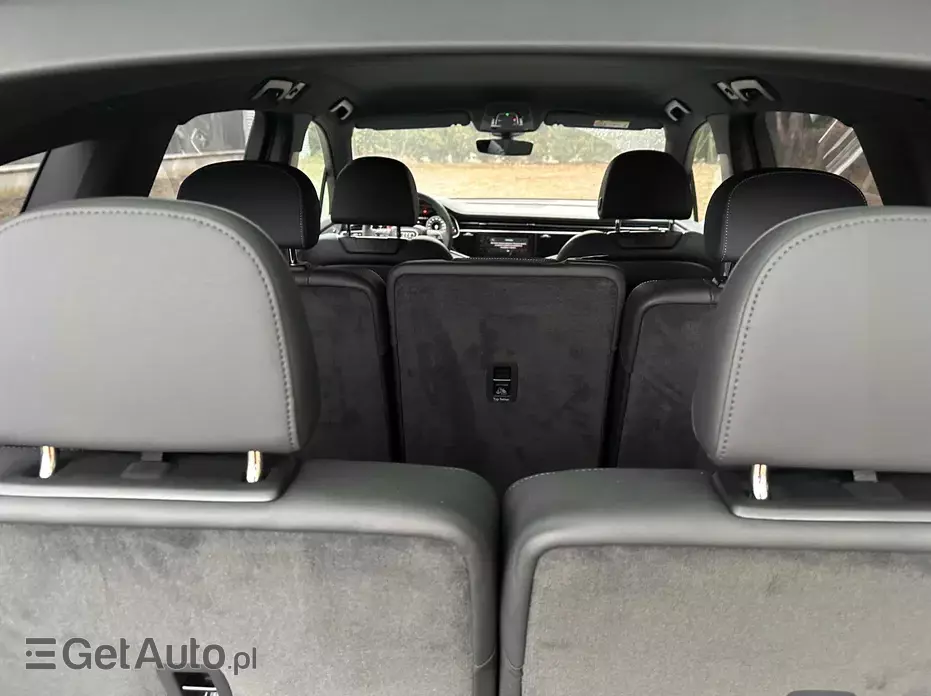 AUDI Q7 S line