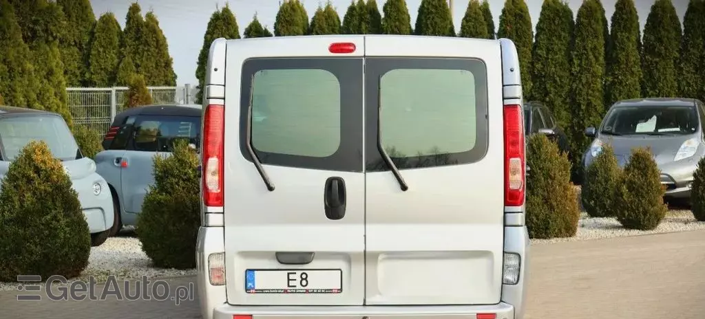 RENAULT Trafic 