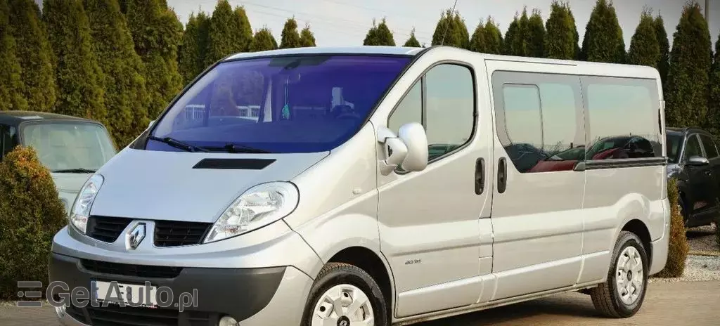 RENAULT Trafic 