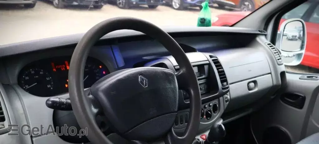 RENAULT Trafic 
