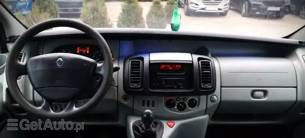 RENAULT Trafic 