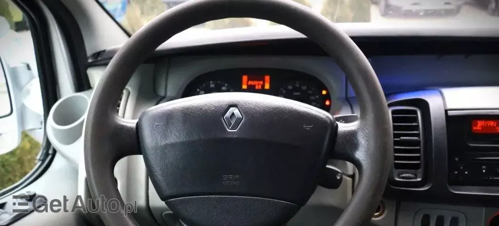RENAULT Trafic 