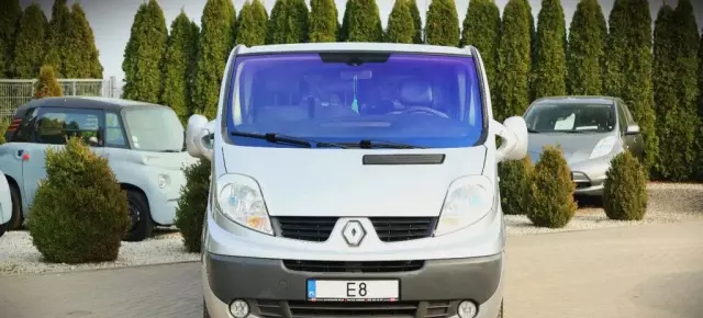 RENAULT Trafic 