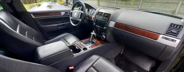 VOLKSWAGEN Touareg 2.5 TDI (174 KM) 4MOTION