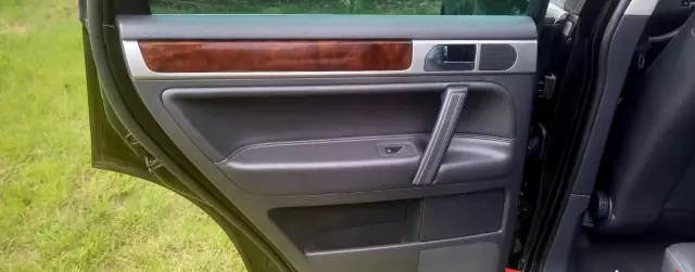 VOLKSWAGEN Touareg 2.5 TDI (174 KM) 4MOTION