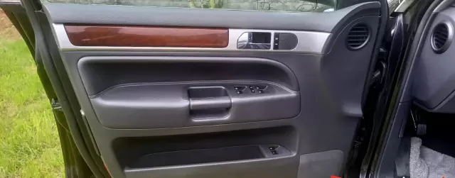 VOLKSWAGEN Touareg 2.5 TDI (174 KM) 4MOTION