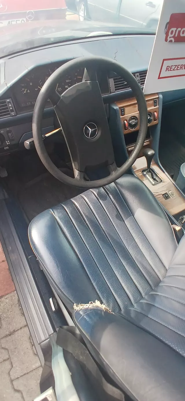 MERCEDES-BENZ 200 