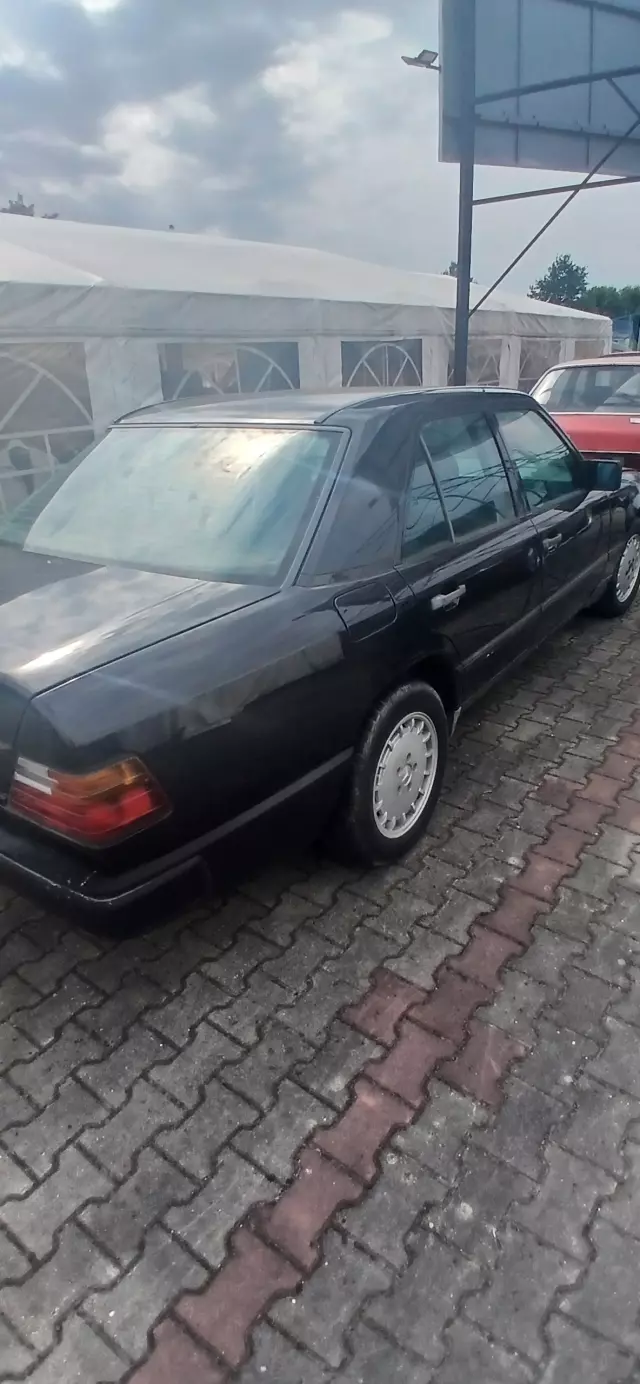 MERCEDES-BENZ 200 