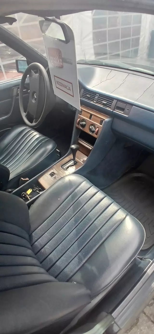 MERCEDES-BENZ 200 