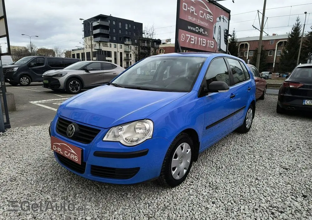 VOLKSWAGEN Polo 