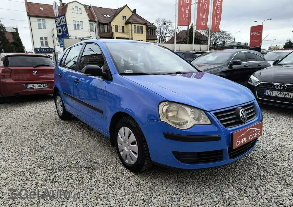 VOLKSWAGEN Polo 