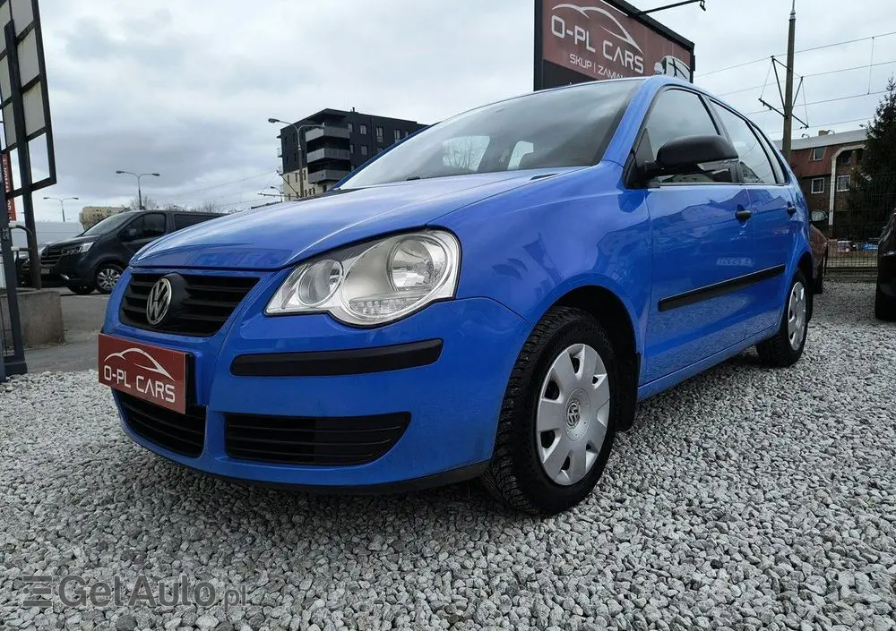 VOLKSWAGEN Polo 