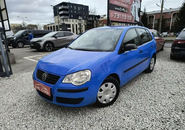 VOLKSWAGEN Polo 