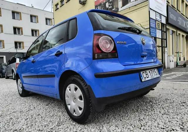 VOLKSWAGEN Polo 