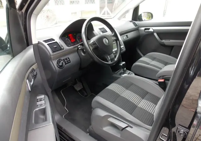 VOLKSWAGEN Touran 1.9 TDI DSG United