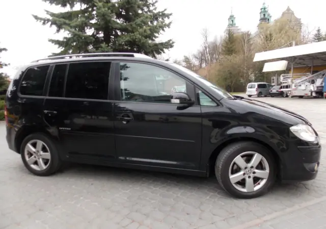 VOLKSWAGEN Touran 1.9 TDI DSG United