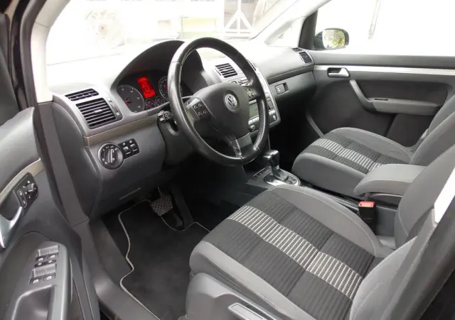 VOLKSWAGEN Touran 1.9 TDI DSG United