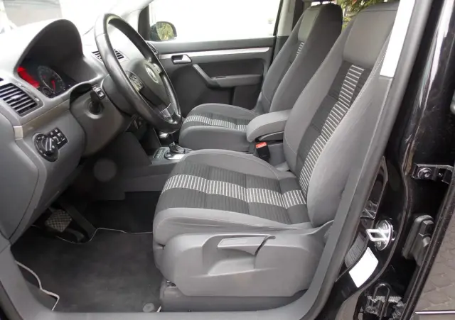 VOLKSWAGEN Touran 1.9 TDI DSG United