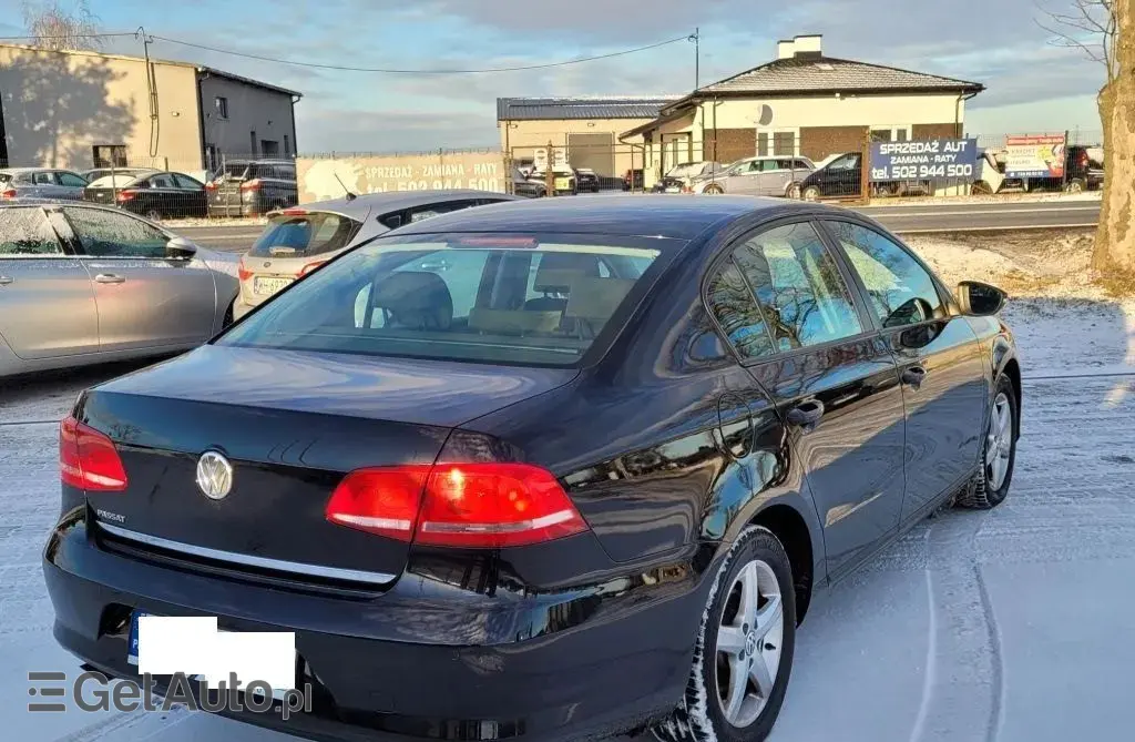 VOLKSWAGEN Passat 