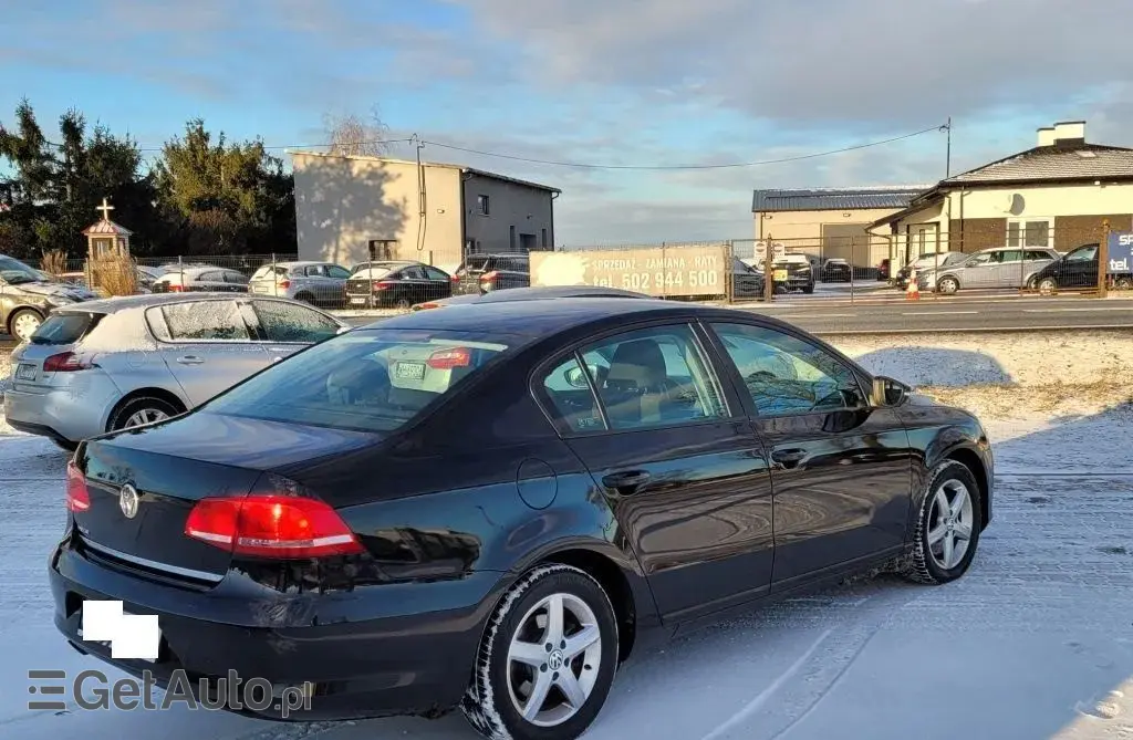 VOLKSWAGEN Passat 