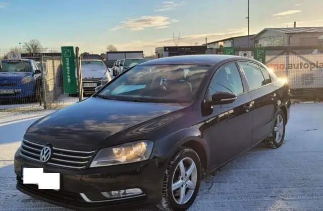 VOLKSWAGEN Passat 