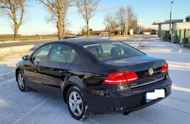 VOLKSWAGEN Passat 