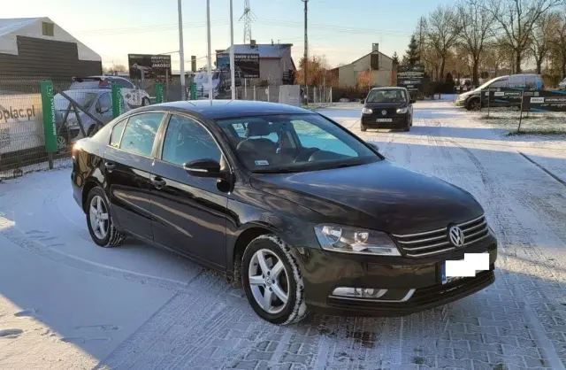 VOLKSWAGEN Passat 