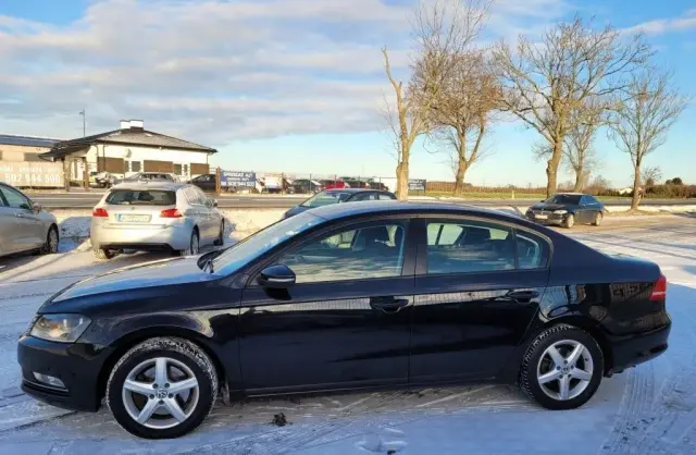 VOLKSWAGEN Passat 