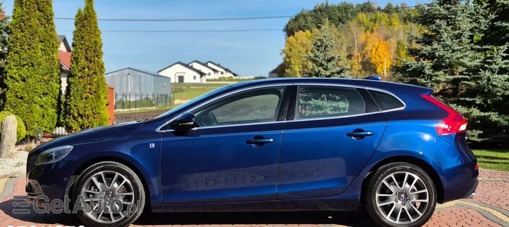 VOLVO V40 D4 Ocean Race