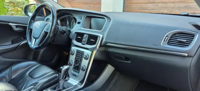 VOLVO V40 D4 Ocean Race