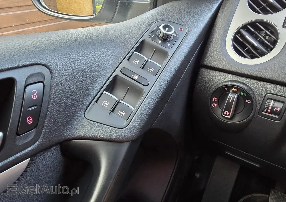 VOLKSWAGEN Tiguan 2.0 TDI DPF 4Motion BlueMotion Technology Lounge Sport & Style