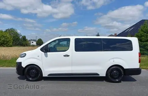 PEUGEOT Traveller 